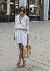 Бяла сафари рокля за среща
