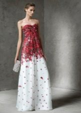 Бяла рокля с червен флорален принт