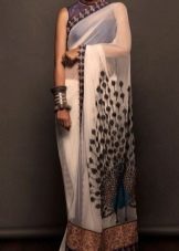 Sari dress na may oriental pattern