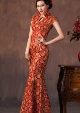 Rotes orientalisches Kleid