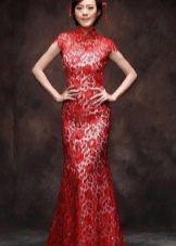 Rotes orientalisches Kleid