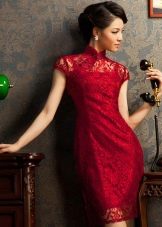 Červené orientální šaty
