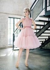 Gaun pendek merah jambu muda
