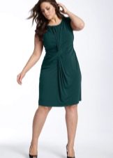 Zelena pletena haljina srednje dužine za debelu ženu
