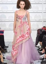 Empire φόρεμα από την Schiaparelli με τιράντες