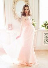 Różowa sukienka dla kobiet w ciąży