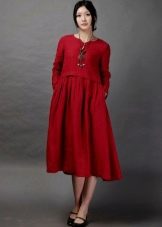 Czerwona lniana sukienka