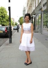 Mid hvid A-line kjole