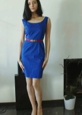 Blue sheath dress na may mga strap