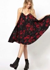 Kleid - Sommerkleid mit roten Rosen