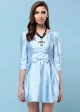 Mėlyna tulpinė suknelė