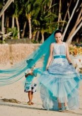 Ślubna niebieska sukienka w marynistycznym stylu