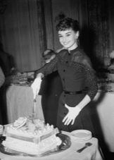 Gesloten jurk Audrey Hepburn