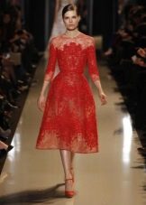Червена дантелена нова рокля с лък