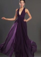 Violetinė platėjanti suknelė iki grindų