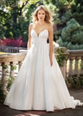 High-waisted long wedding dress