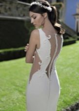 Сватбена рокля с отворен гръб