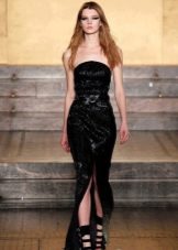 Strapless evening dress with slit