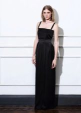 فستان أسود من الكريب دي شاين مع أحزمة