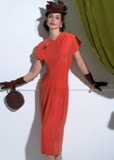 Kleid im Stil der 40er Jahre Scheide