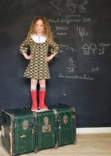 Vestido escolar para niñas de 6 a 8 años.