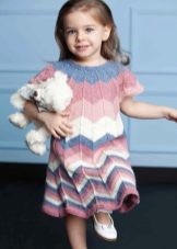 Лятна плетена рокля за момиче на 5 години