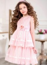 Elegantné dievčenské krátke ružové šaty
