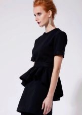 czarna sukienka ze stopkami
