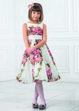 Gekleurde jurk voor schoolfeest 4e graad