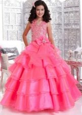 Roze pluizige jurk voor schoolfeest 4e graad