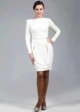 Καφέ καλσόν για λευκό φόρεμα