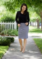 Pletená čiernobiela ceruzková sukňa