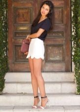 Skirt mini musim panas putih