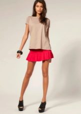 Minifalda roja para el verano