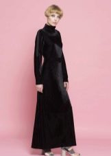 Μαύρο βελούδινο φόρεμα