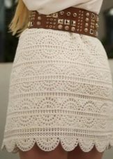 Rovná béžová háčkovaná sukňa