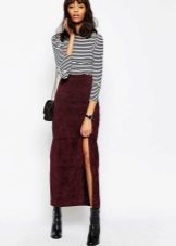 Vidutinio ilgio sijonas su skeltuku