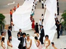 Salah satu gaun pengantin terpanjang