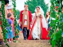 Rusų liaudies stiliaus vestuvinė suknelė