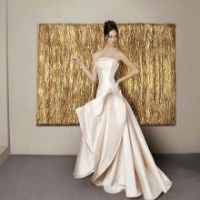 Gaun pengantin gading yang subur