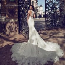 Gaun pengantin dengan kereta api panjang 2016