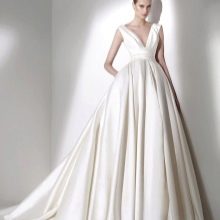 Gaun pengantin dari koleksi 2015 dari Elie Saab a-line