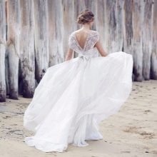 Gaun pengantin daripada koleksi Perkahwinan Terkini oleh Anna Campbell