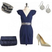 Bijoux et accessoires pour la robe en bleu foncé