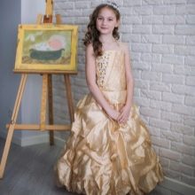 Bērnudārza izlaiduma kleitu krēms