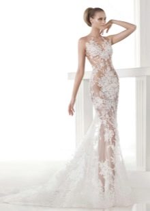 Schönes transparentes Kleid für die Braut