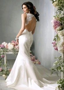 Čipkované svadobné šaty s otvoreným chrbtom