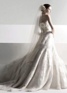 Gaun pengantin dari Oleg Kasini