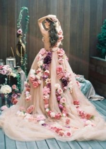 Vestido de novia de verano en color caramelo