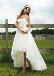 Gaun pengantin musim panas, pendek di hadapan, panjang di belakang